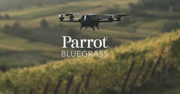 Quadracóptero Parrot Bluegrass para Campos Agrà­colas